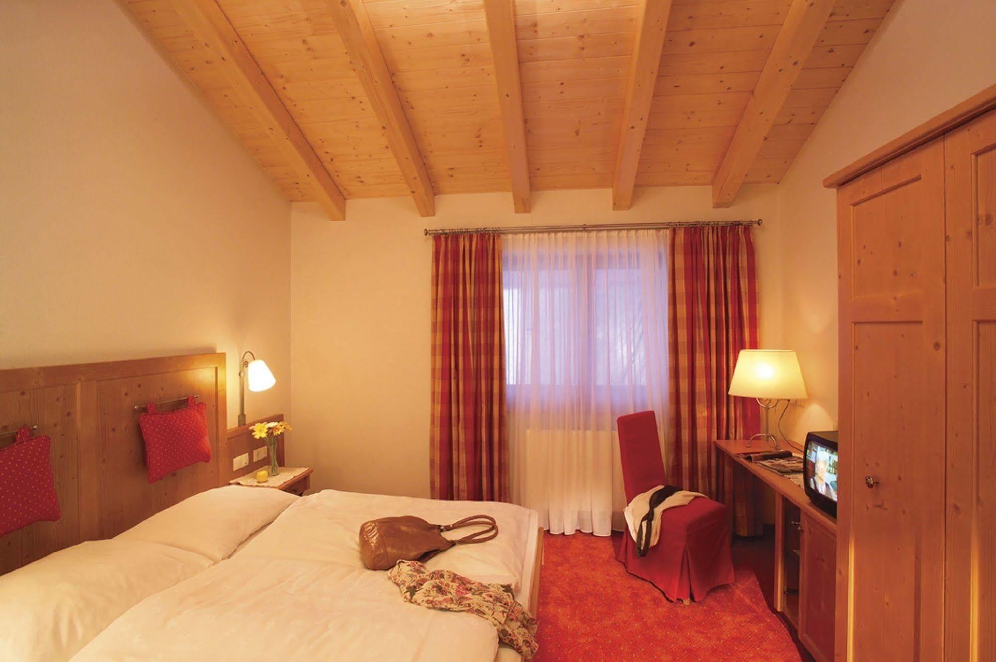 סן ויג'יליו די מרבה Hotel Mirabel מראה חיצוני תמונה