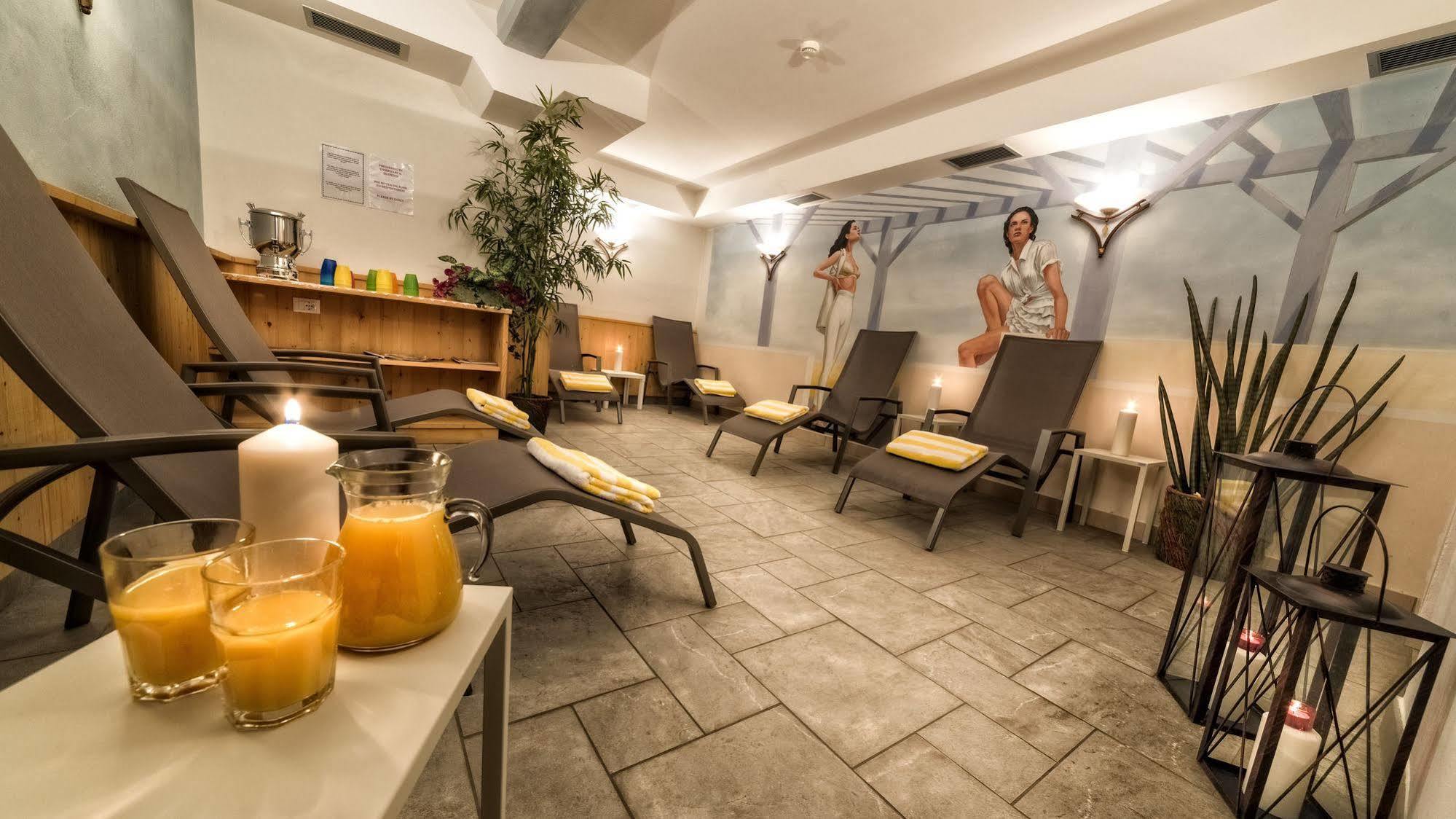 סן ויג'יליו די מרבה Hotel Mirabel מראה חיצוני תמונה